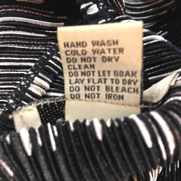 Vintage 90’s Plissé Black And Cream Sleeveless Top - Picture 4 of 4